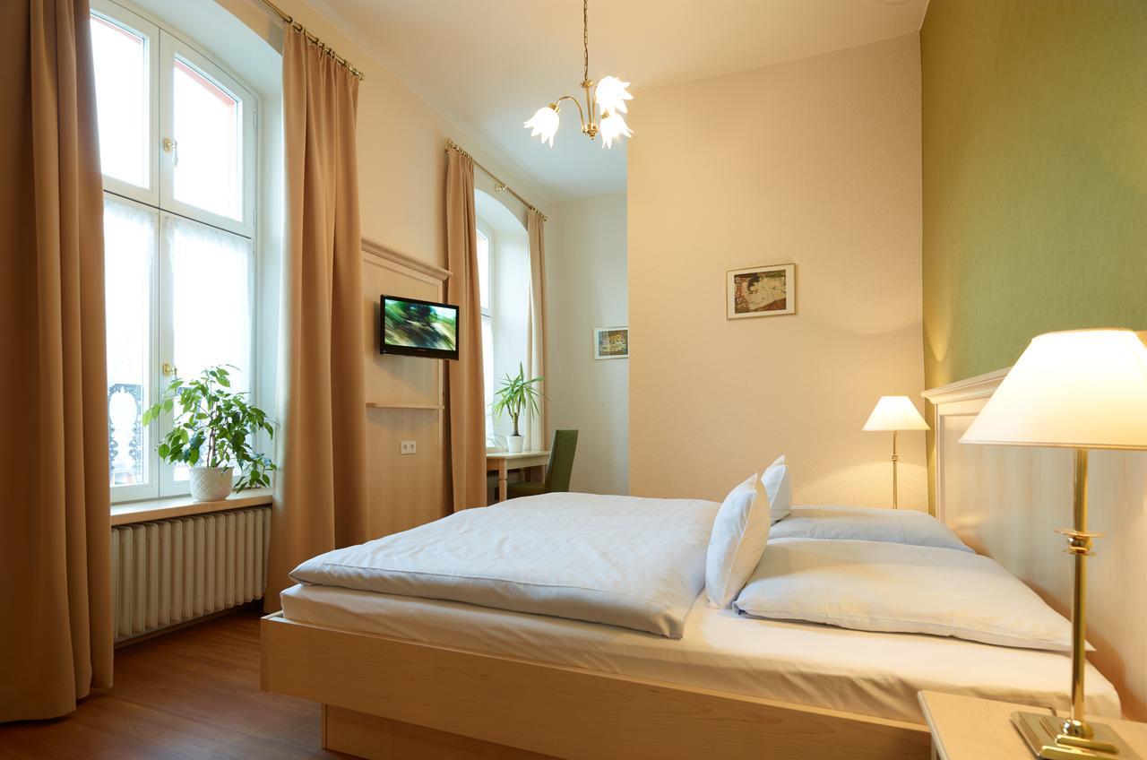 Pension Martinerhof Wintrich Bagian luar foto